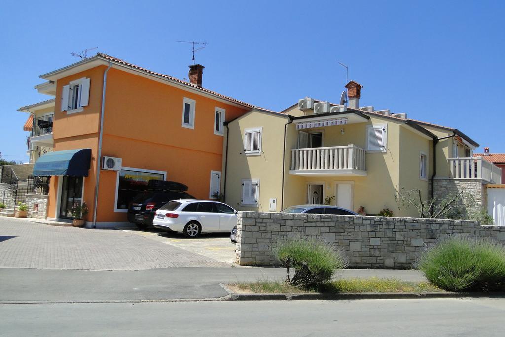 Apartments Villa Ela Umag Ngoại thất bức ảnh